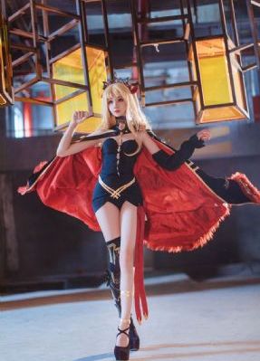 男女晚上扒开衣服做的事情污_720动漫免费观看